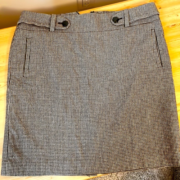 Banana Republic Houndstooth skirt - Picture 1 of 3